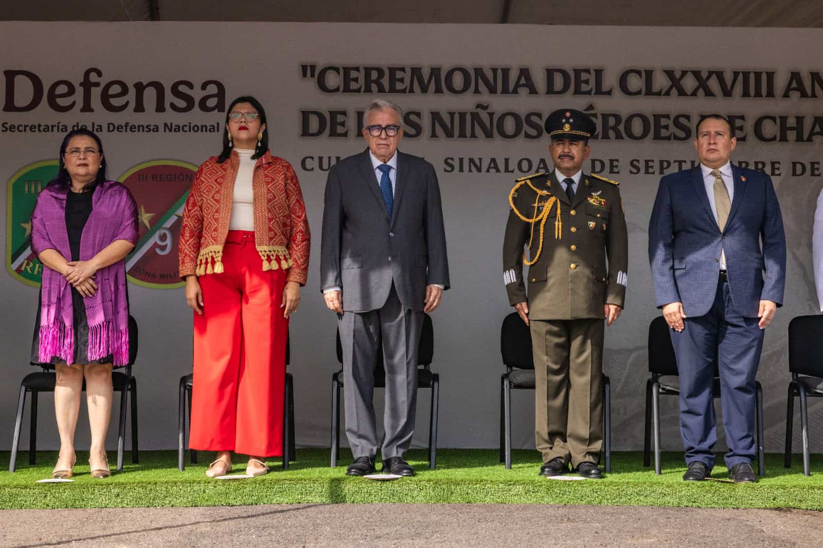 Rocha Moya asiste a ceremonia por aniversario 178 de la Gesta Heroica de Chapultepec