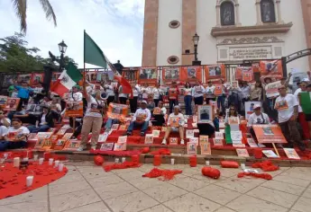 Sabuesos Guerreras realizan grito en la Catedral de Culiacán para exigir justicia por los desaparecidos