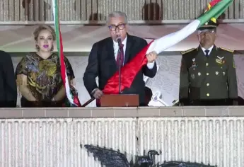 En un acto solemne, el gobernador Rocha realiza el Grito de la Independencia en Culiacán
