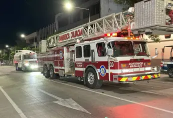 Incendio en una oficina del edificio Clouthier provoca movilización de bomberos en el sector Centro de Culiacán