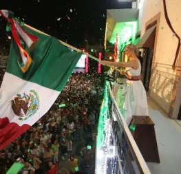 Asisten 15 mil personas al grito de independencia en Mazatlán; alcaldesa presume saldo blanco