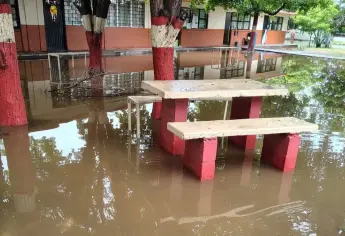 Lluvias paralizan la educación en Ahome: 10 escuelas suspenden clases por inundaciones