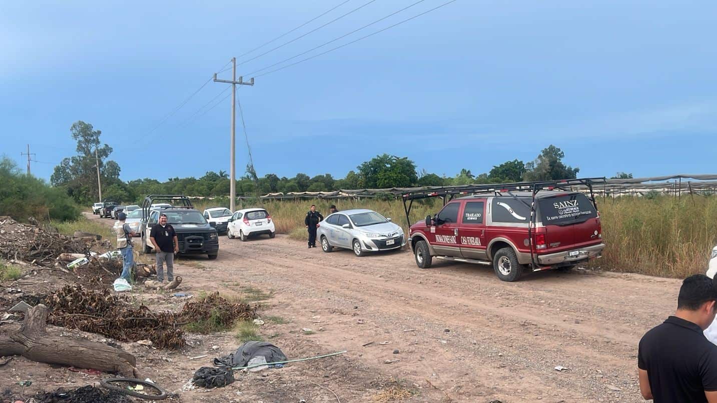 El cuerpo estaba en una zona donde tiran escombro. (FOTO: Luis Ramírez).
