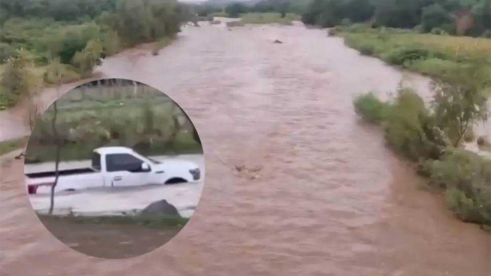 FOTO: Río Choix: ciudadanos se arriesgan a cruzar pese a recomendaciones de PC