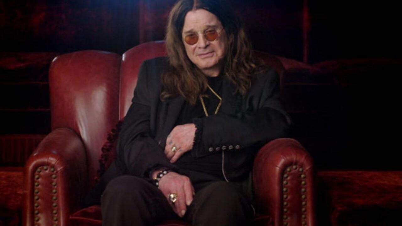 Casi a cumplirse dos meses de su triste fallecimiento, Ozzy Osbourne nuevamente aparecerá ante sus fanáticos debido que estarán lanzando el documental llamado Ozzy: no escape from now, el cual narra sus últimos seis años de vida