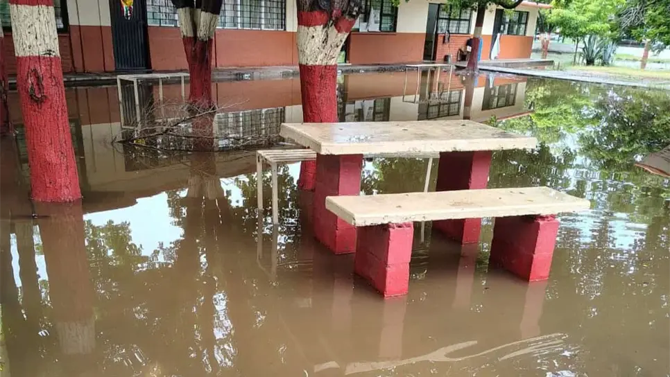 FOTO: Ahome retoma clases en la mayoría de escuelas; solo dos siguen cerradas por inundaciones