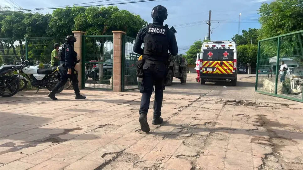 Los heridos fueron trasladados a un hospital de Navolato. (FOTO: Luis Ramírez).