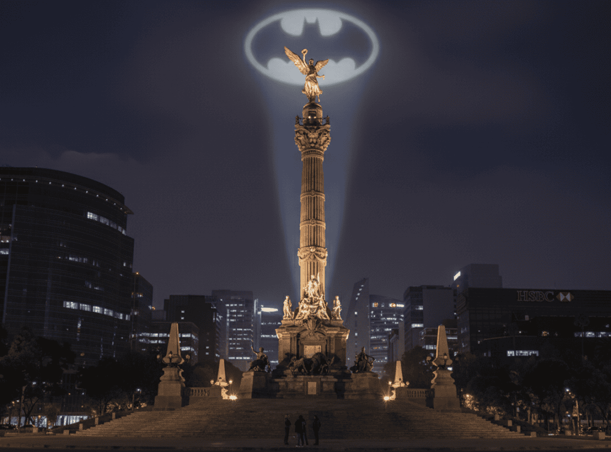 La Batiseñal será proyectada este sábado en el cielo nocturno de la Ciudad de México.