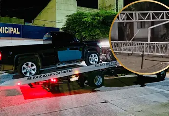 Localizan abandonada la camioneta que derribó el escenario del Grito en Guamúchil