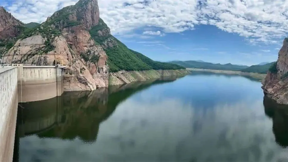 La presa Huites es una de las obras hidráulicas más importantes de Sinaloa. FOTO: Luz Noticias.