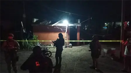 Asesinan a pareja que viajaba en una motocicleta en la Cofradía de la Loma, Navolato Asesinan a pareja que viajaba en una motocicleta en la Cofradía de la Loma, Navolato