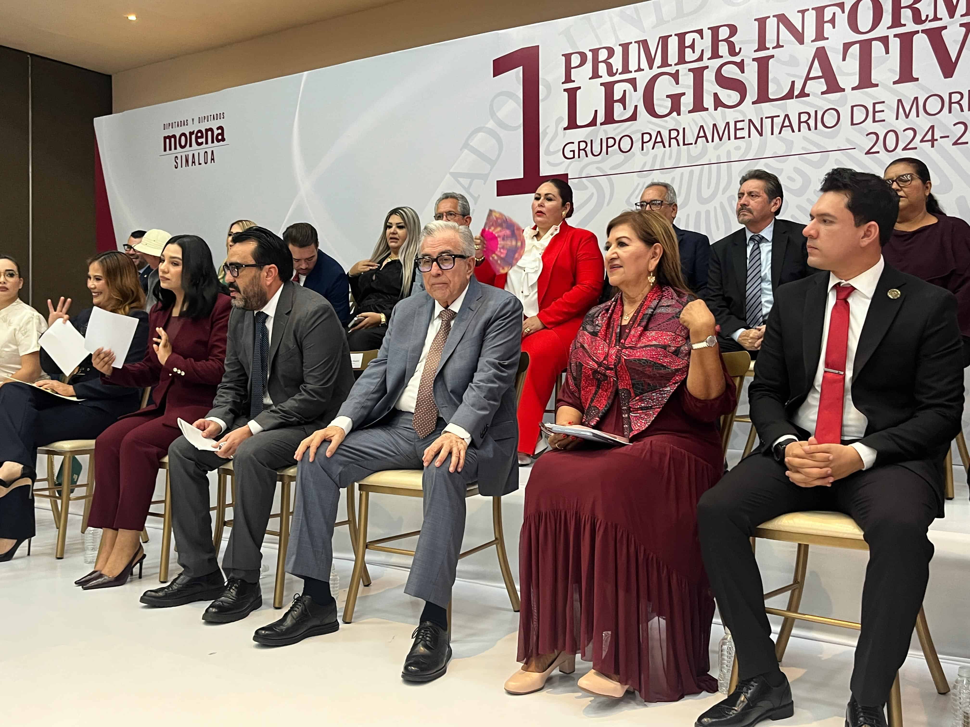 Rocha reconoce buen trabajo de diputados morenistas durante primer informe legislativo