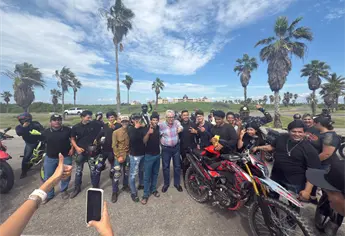 Rocha Moya visita Altata y se compromete a reforzar la seguridad