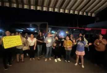 Fans de Chayanne en Los Mochis le llevan serenata al hotel