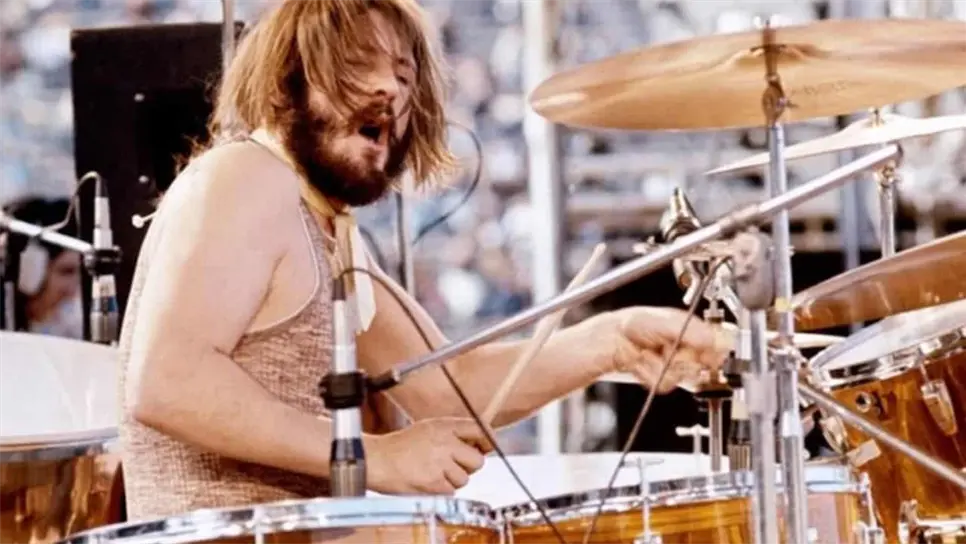 Hoy a 45 años de su partida al escenario celestial, John Bonham es recordado por ser el alma de Led Zeppelin y su influencia estará siempre presente en cada canción, en cada nota, en cada melodía