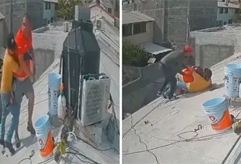 Trabajador sufre ataque de pánico en las alturas y es rescatado por compañeros | VIDEO