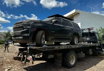 Aseguran camioneta blindada con torreta para ametralladora y un arsenal en La Higuerita, Culiacán