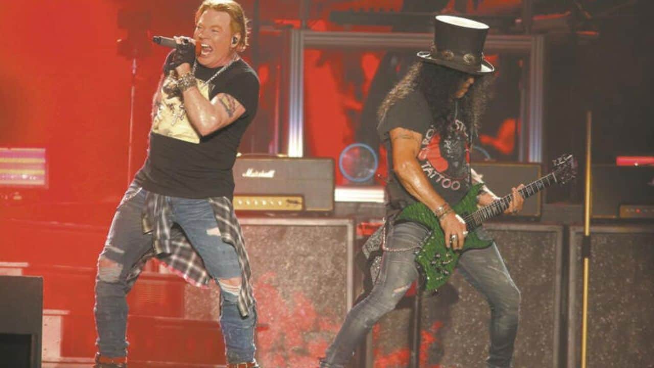 Para este espectacular concierto, Guns N Roses traerán como artista invitado a una de las legendarias agrupaciones que marcaron el género hip hop en la década de los 90s, los sensacionales Public Enemy