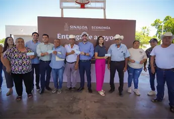 Gobierno de Sinaloa entrega apoyos económicos a sectores productivos de Altata