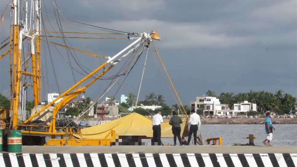 Personal de la Fiscalía de Justicia se movilizó para realizar las diligencias. (FOTO: Enrique Chan).