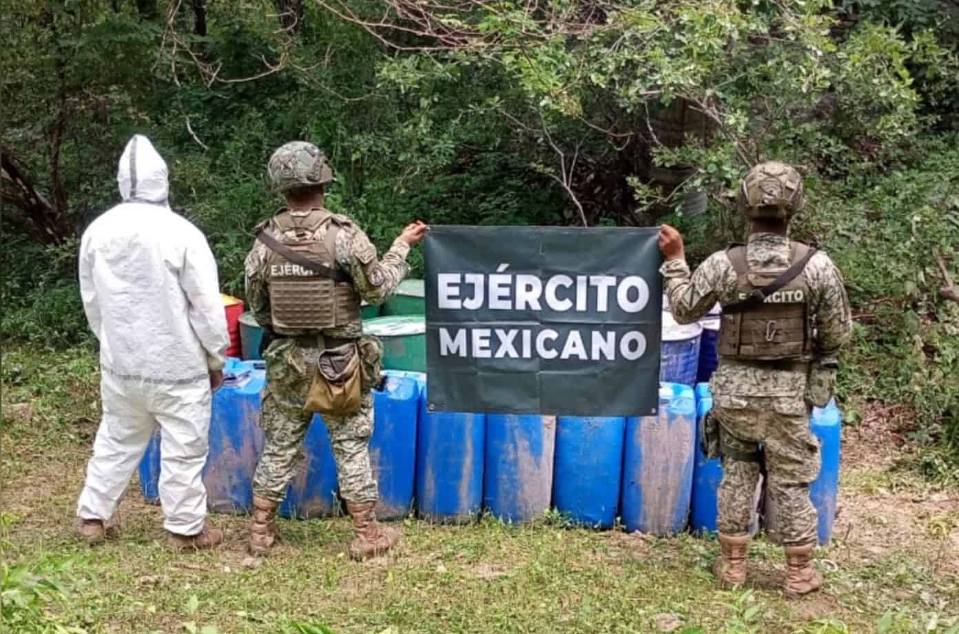 Aseguran y destruyen 3 áreas de almacenamiento de materiales químicos en Culiacán y Cosalá