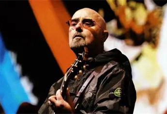 Guitarrista de Oasis, Paul Bonehead Arthurs, revela diagnóstico de cáncer semanas después de tocar en México