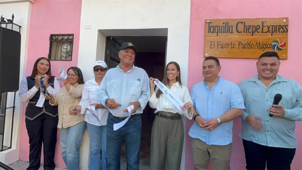 Además el alcalde, Gildardo Leyva Ortega celebró la apertura de la taquilla, ya que consideraba una incongruencia que teniendo la estación del tren, locales y turistas no pudieran adquirir sus boletos para viajar en este municipio