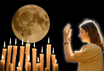 Rituales para la Luna del Cazador 2025: dinero, abundancia y limpieza de energías