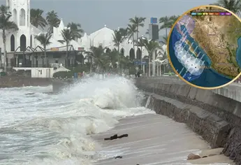 Cierran playas en Mazatlán por efectos del huracán Priscilla