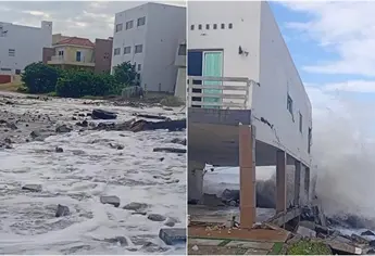 Se sale el mar en Altata, fuerte oleaje alcanza negocios y viviendas