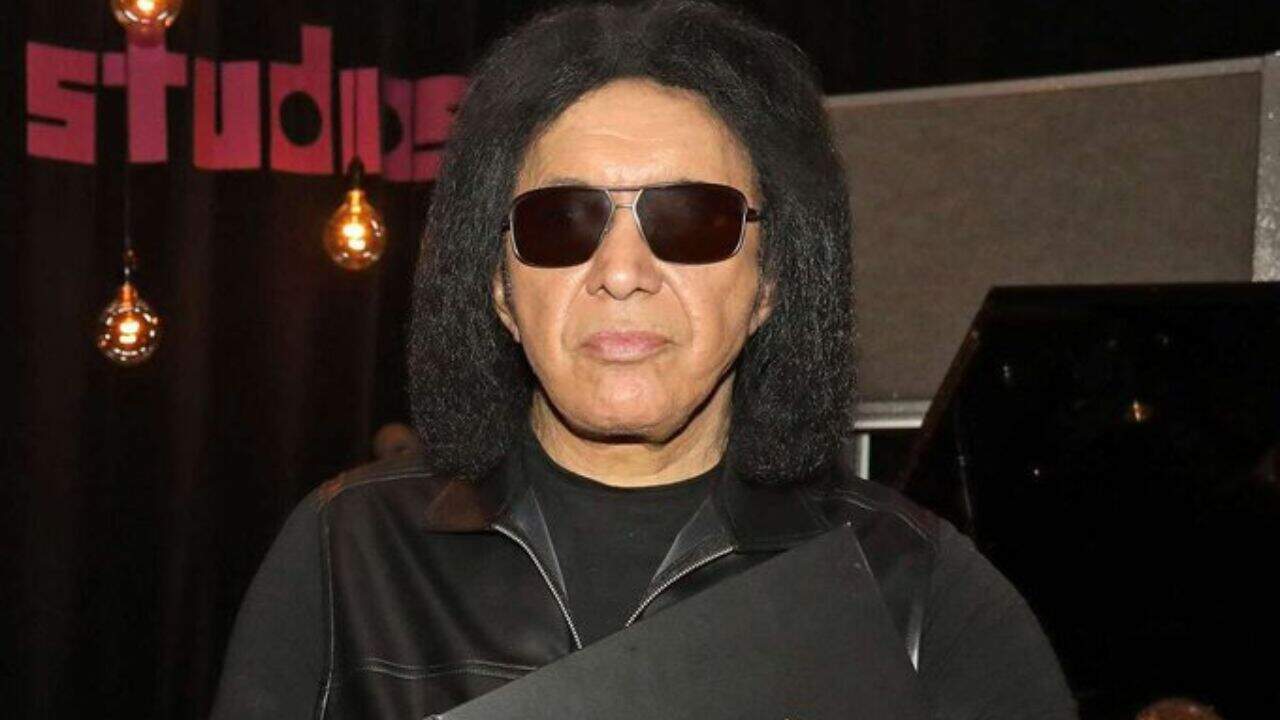 Shannon Tweed, la esposa del músico, de 76 años, declaró que su marido ya se encuentra en casa donde recibe medicación para recuperarse, aunque no dio más detalles del fuerte accidente