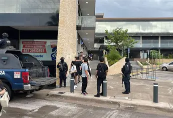 Al escuchar las ráfagas nos tiramos al piso: así vivieron la balacera en Stanza Cantabria, Culiacán