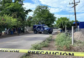 Asesinan a balazos a dos motociclistas a la orilla de la carretera en el poblado Toboloto, en Navolato