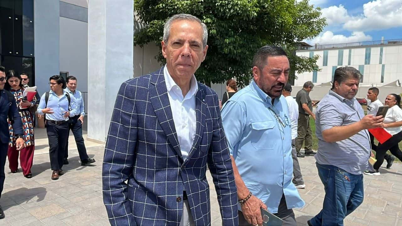 Esta tercera vinculación se suma a las investigaciones que enfrenta Vargas Landeros por la compra directa de 126 patrullas por 171 millones de pesos en 2021