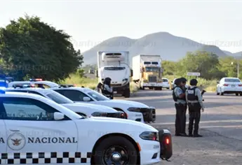Sujetos armados y encapuchados montan retenes en la carretera México 15 en Salvador Alvarado y Mocorito