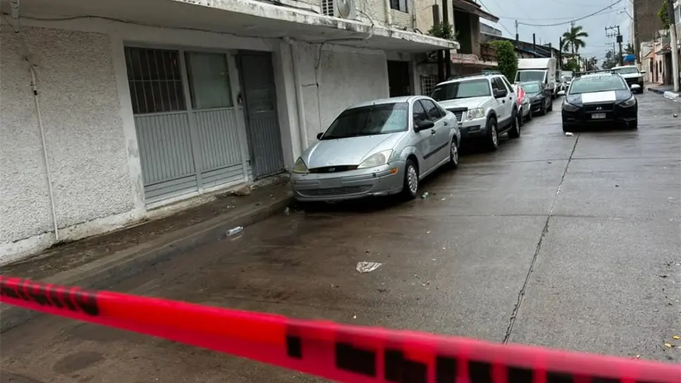 FOTO: Encuentran a mujer sin vida en una casa en el centro de Los Mochis