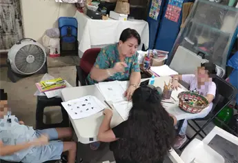 Un aula en casa: la maestra de Culiacán que convirtió su cochera en una escuelita
