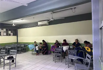 Entre el agua y la desesperación; la historia de María Francisca, evacuada al refugio del Cobaes 02