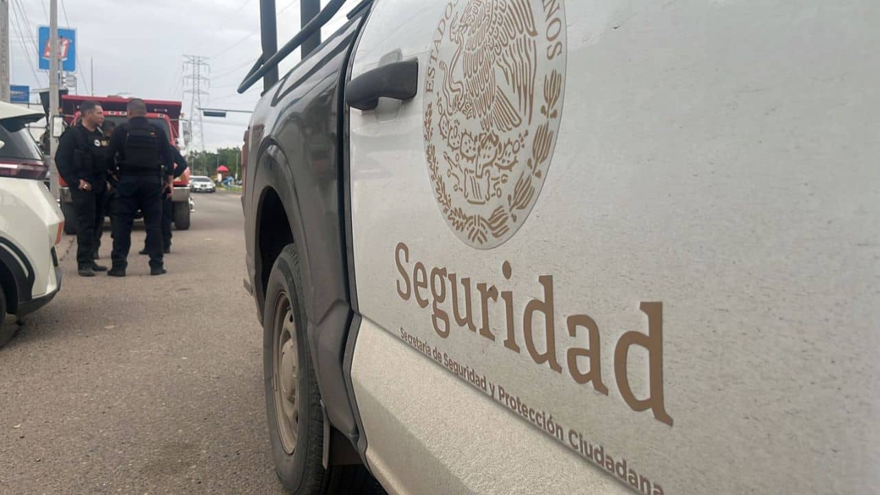 Los peritos recabaron los datos para después ordenar que el cuerpo se ha llevado al Servicio Médico Forense de Culiacán.