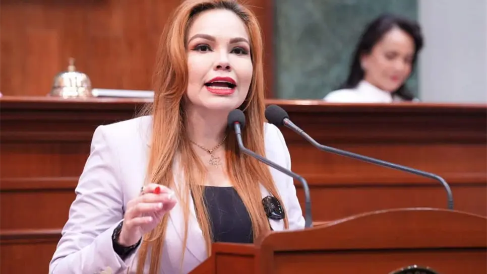 FOTO: Despojan camioneta a la diputada Paola Gárate, sujetos armados la encañonaron