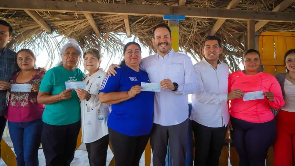 FOTO: Gobierno del Estado entrega apoyos a comerciantes de Boca del Río, Guasave
