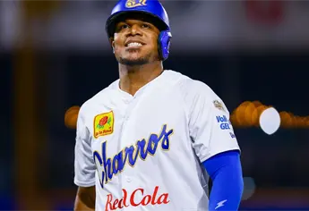 Charros celebra en casa: Vence 8-5 a los Águilas