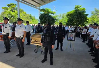 Despiden con honores a los tránsitos Iris y Luis, ejecutados en el cumplimiento de su deber en Culiacán