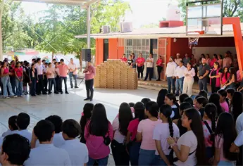 ¡Por un mejor aprendizaje! José Paz López compromete mobiliario para secundaria de Badiraguato