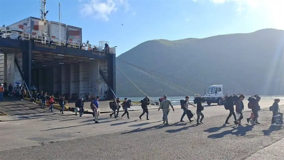 Menores rescatados llegaron por su cuenta a Topolobampo; bien vestidos y con maletas