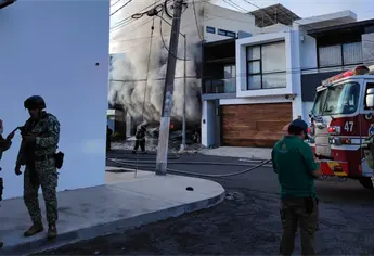 Sujetos armados balean e incendian una casa en el sector Las Quintas de Culiacán