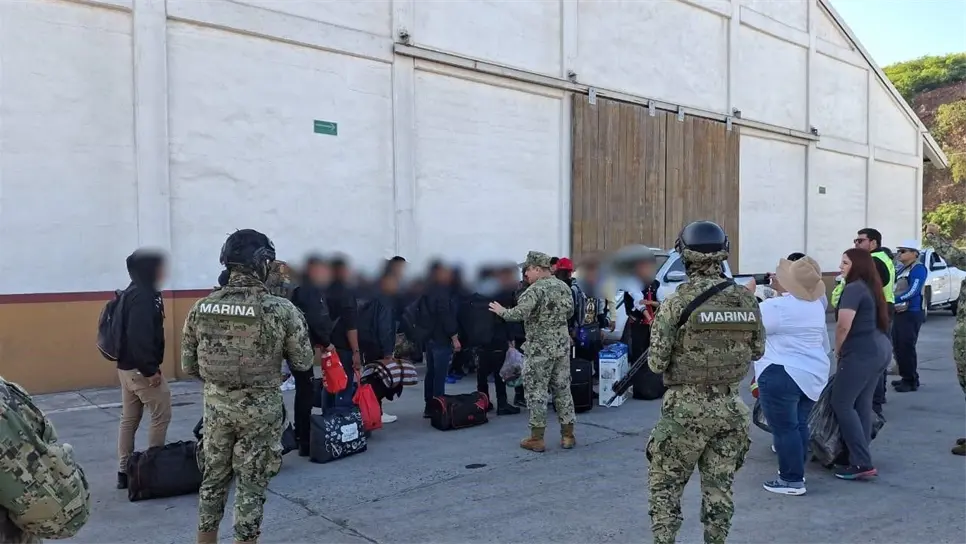 Distintas instituciones se coordinaron para traer a los menores de La Paz a Topolobampo. (FOTO: Cortesía).