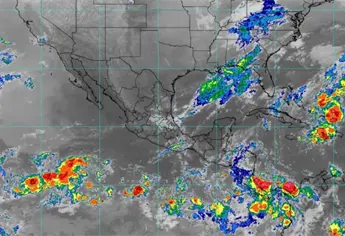 ¿Ciclón en noviembre? SMN vigila zona de baja presión en el Pacífico