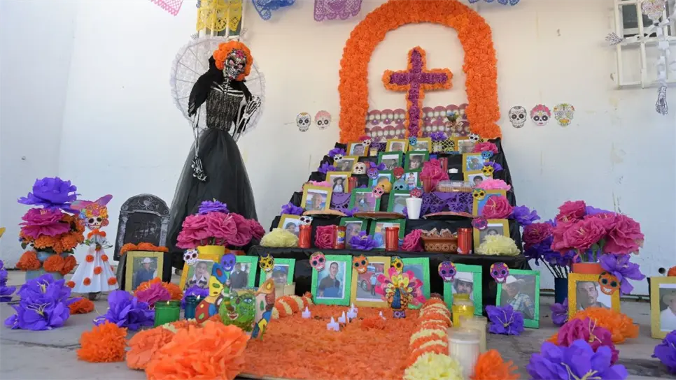 Los participantes y visitantes pudieron apreciar los altares elaborados en la Subsecretaría de Estudios, Proyectos y Desarrollo, en el Centro de Comando, Control, Comunicaciones, Cómputo e Inteligencia (C4i) y en el despacho de la Secretaría