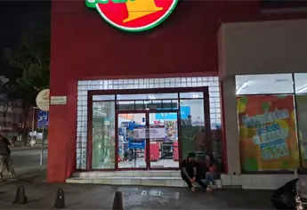 Clausuran tienda Waldos de la avenida Álvaro Obregón en Culiacán